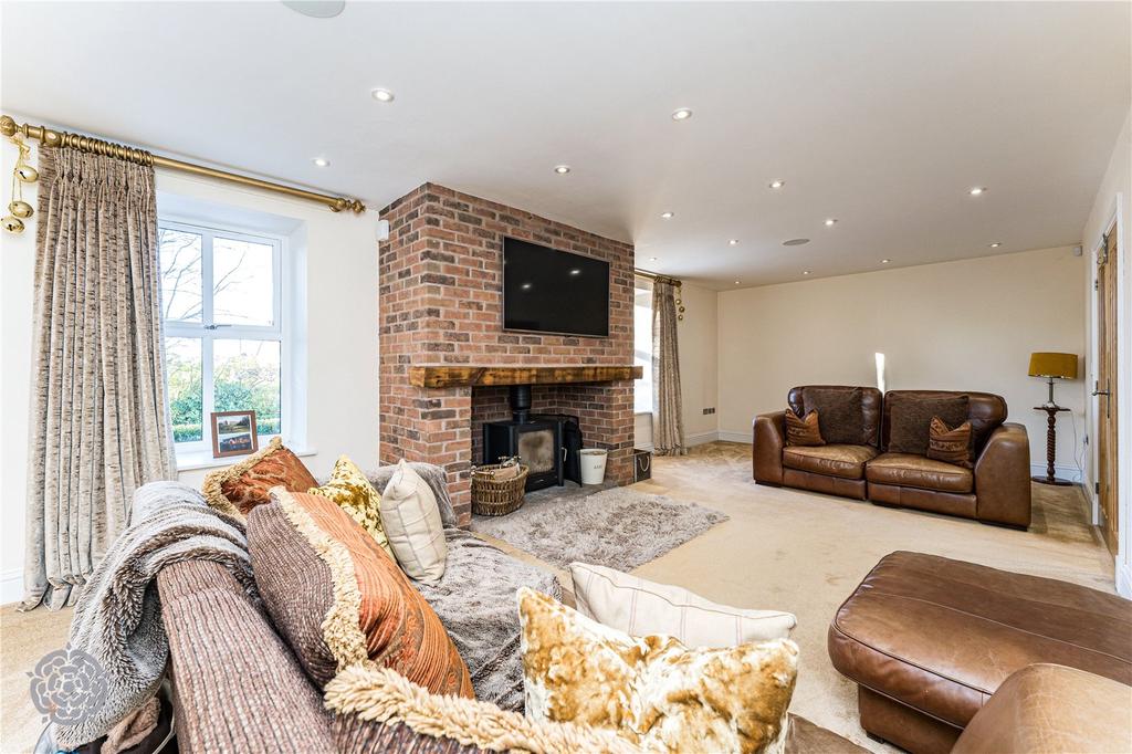 Rainford Road, Billinge, Wigan, Merseyside, WN5 6 bed detached house