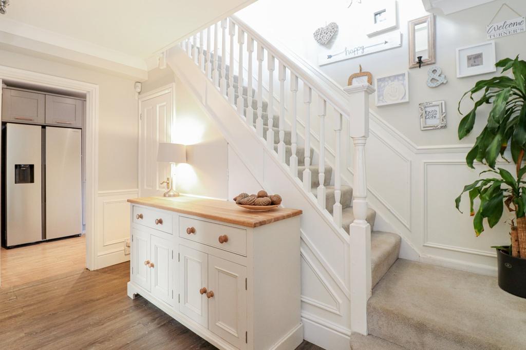 Cassiobury Drive, Watford, WD17 5 bed detached house for sale £1,500,000
