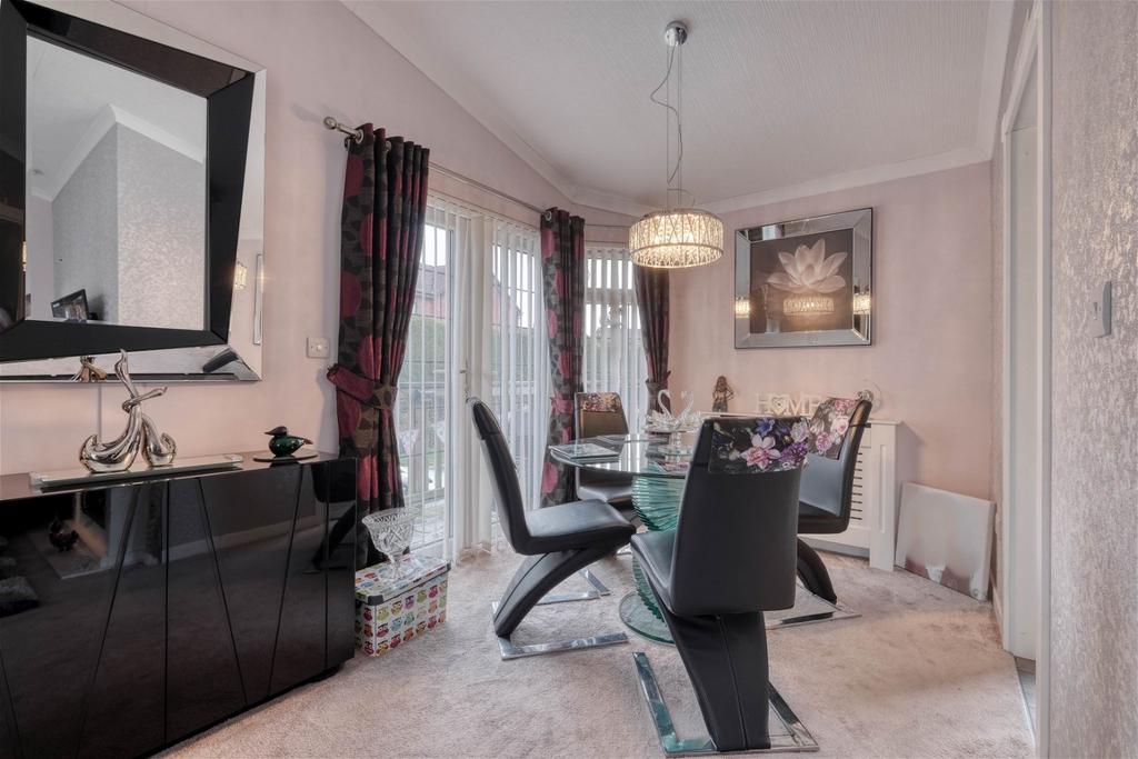 The Glen, Blackwell, Bromsgrove, B60 1BX 2 bed lodge £185,000
