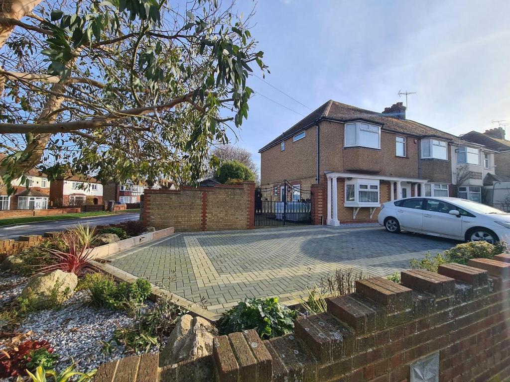 Argyle Avenue, Margate 4 bed semidetached house for sale £585,000