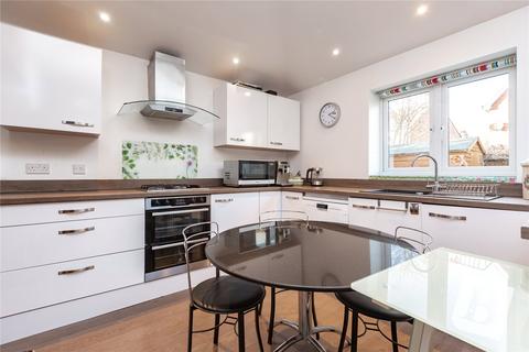 3 bedroom detached house for sale, Mellowes Road, Hornchurch, RM11