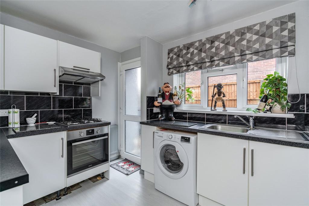 Brook Street, Aston Clinton... 2 bed bungalow £390,000