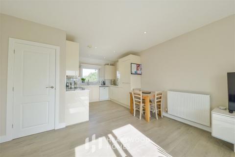 Flat 10, Mistral Court Bakers Close, St Albans, AL1 5FH