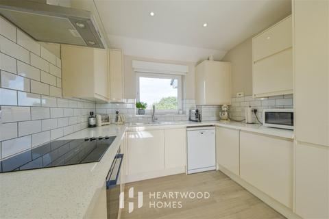 Flat 10, Mistral Court Bakers Close, St Albans, AL1 5FH