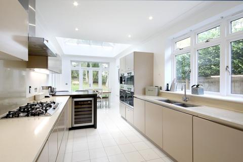 6 bedroom detached house for sale - Park Grove, Knotty Green, Beaconsfield, HP9