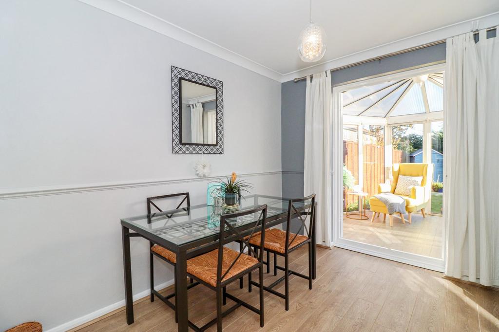 Oak Green, Abbots Langley, Herts, WD5 3 bed end of terrace house £515,000