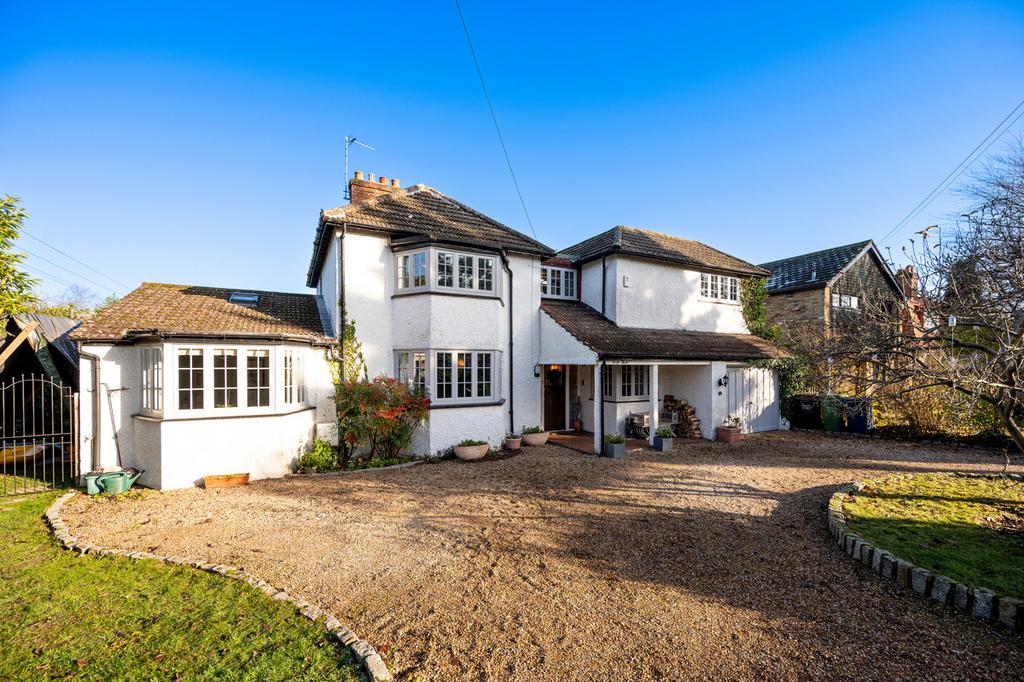 Hill Rise, Chalfont St Peter, SL9 5 bed detached house £1,500,000