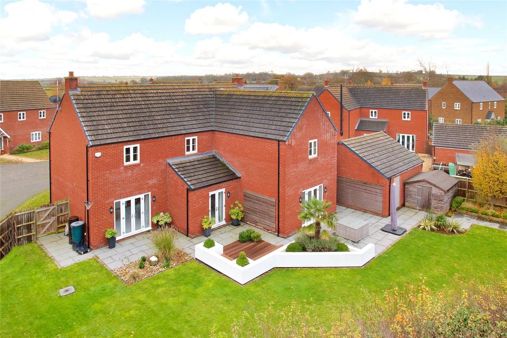Pilgrims Lane, Bugbrooke... 5 bed detached house £700,000