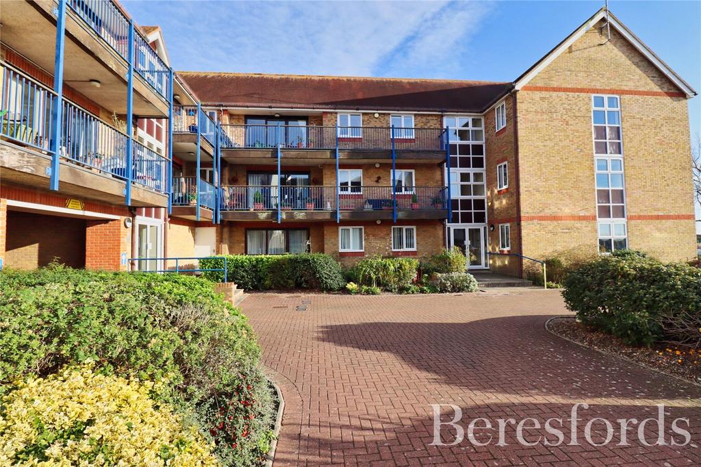 Belvedere Road, BurnhamonCrouch, CM0 2 bed apartment for sale £250,000
