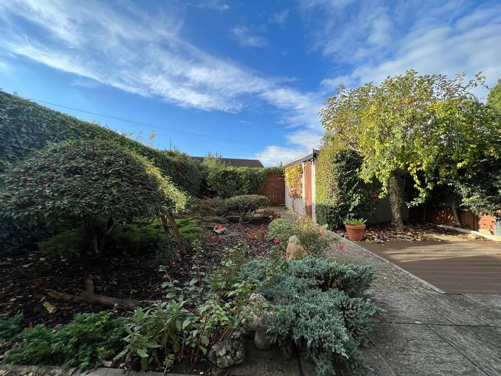 Walsh Avenue, Bristol, BS14 3 bed semidetached house £335,000