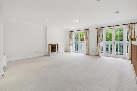 4 bedroom end of terrace house for sale, The Riverside, Graburn Way, East Molesey, Surrey, KT8