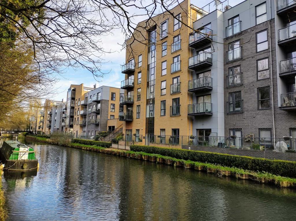 Image result for Grover House,Nash Mills Wharf, HP3 2 bed apartment for sale - £320,000