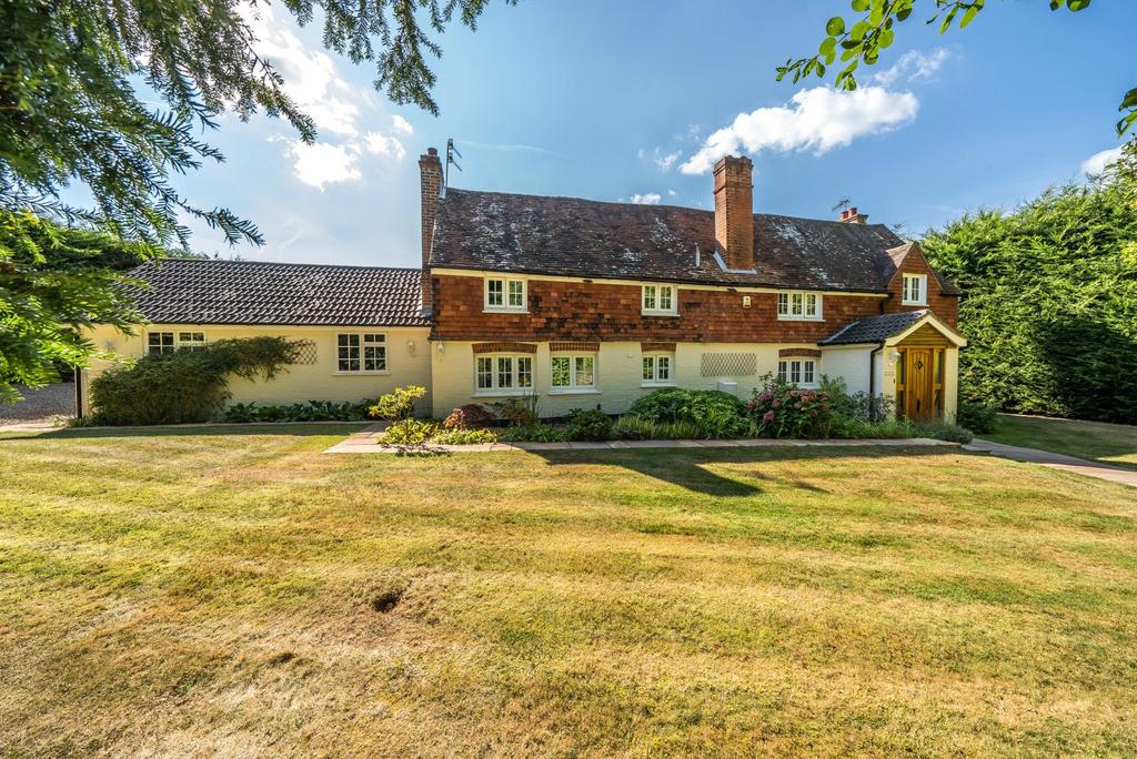 Merrow Lane, Merrow, Guildford, GU4 4 bed detached house for sale £1,425,000