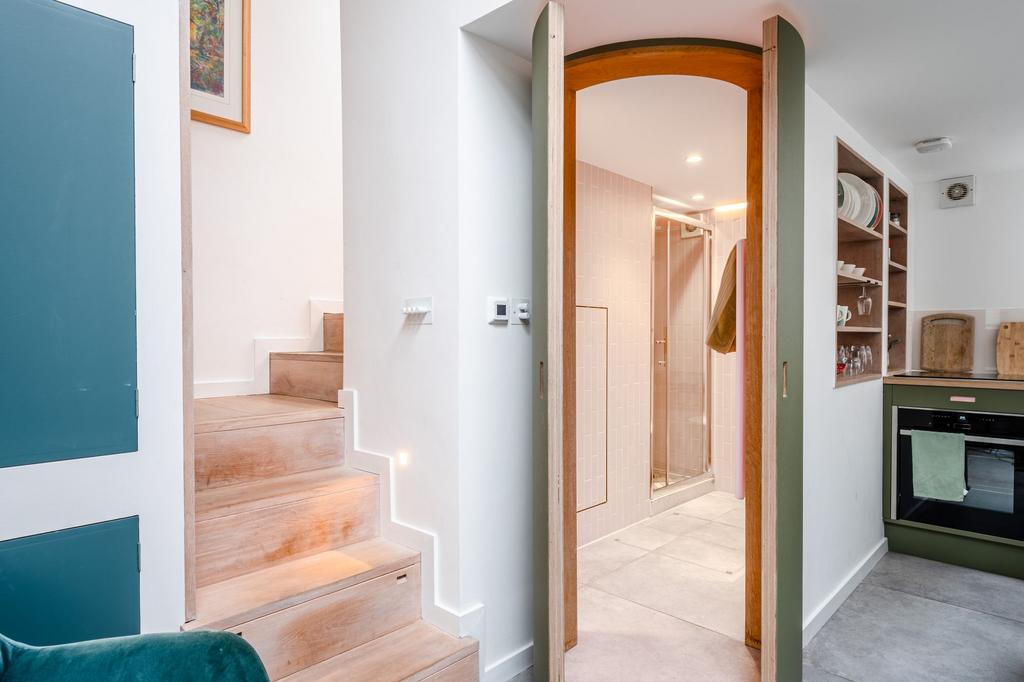 Bathroom curved doors open