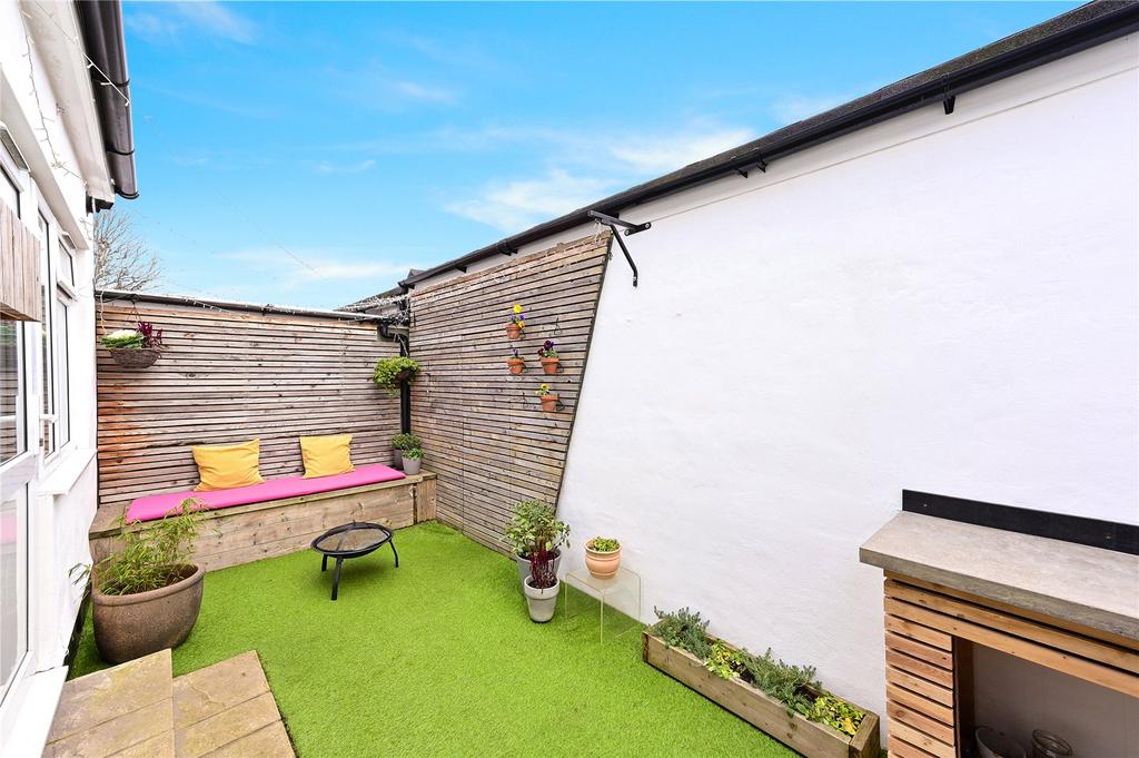 Butter Hill, Wallington, SM6 2 bed £350,000