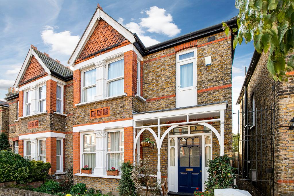 Kingsley Avenue, Ealing, London, W13 4 bed semidetached house £1,000,000
