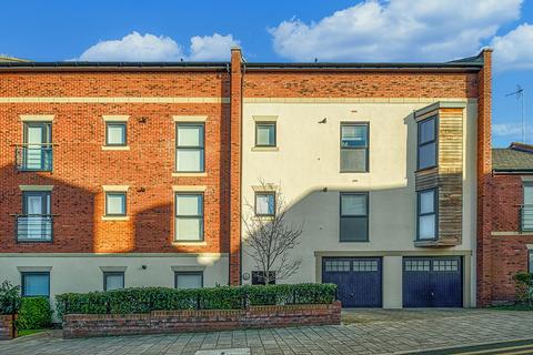 2 bedroom apartment for sale - Lock Court, Chester