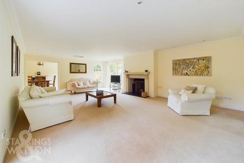 3 bedroom detached house for sale, Dovecote Close, Brooke, Norwich