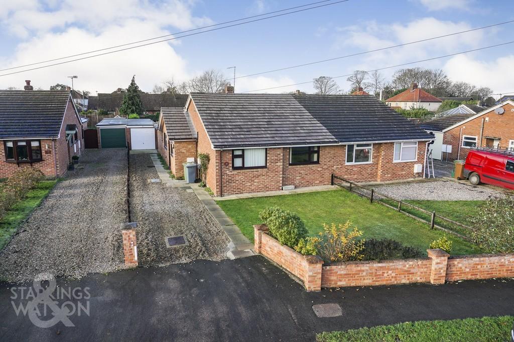Elm Road, Lingwood, Norwich 3 bed semidetached bungalow for sale £