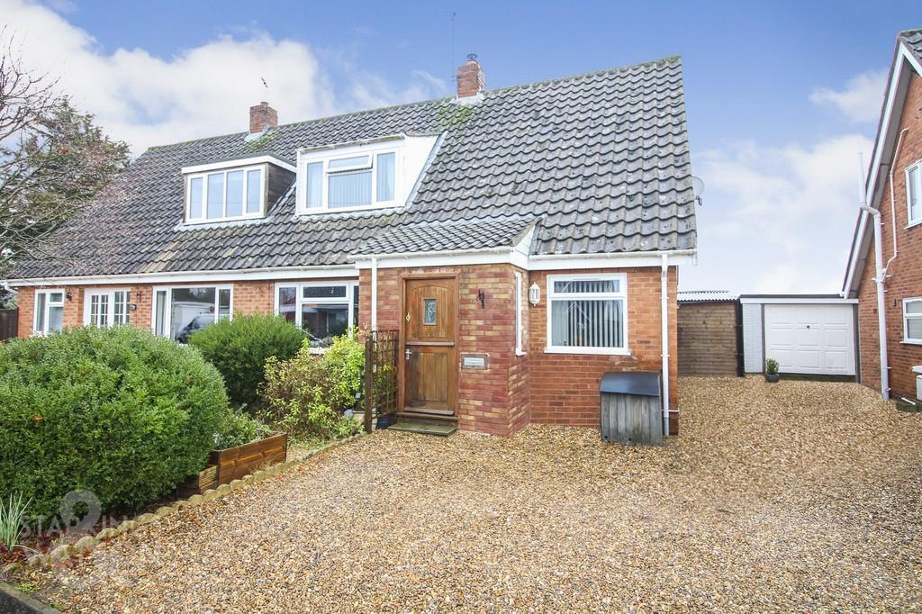 Manor Ridge, Blofield, Norwich 4 bed semidetached house for sale £