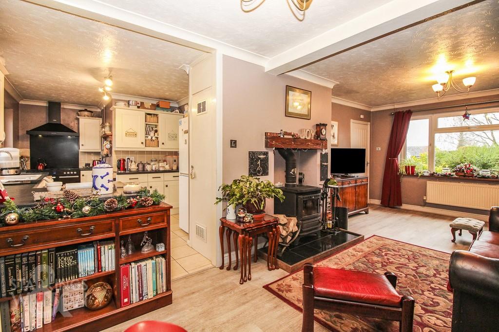 Manor Ridge, Blofield, Norwich 4 bed semidetached house for sale £335,000