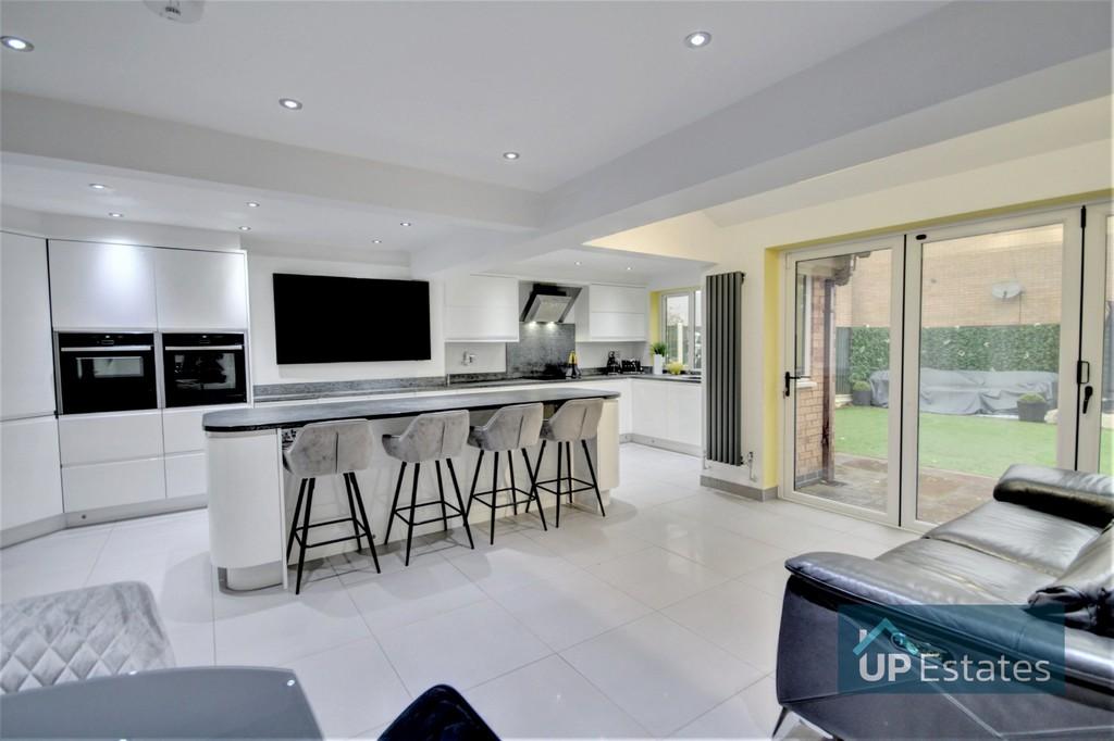 Briarmead, Burbage, Hinckley 4 bed detached house £450,000