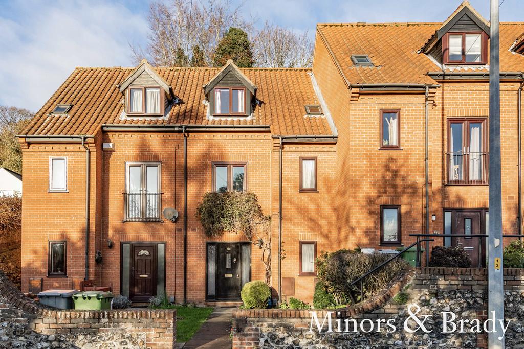Yarmouth Road, Thorpe St Andrews 3 bed townhouse £280,000