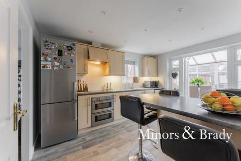 6 Beverley Close, Carbrooke, Thetford, IP25 6GS