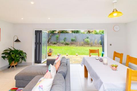 4 Cumnor Rise, Kenley, CR8 5EH