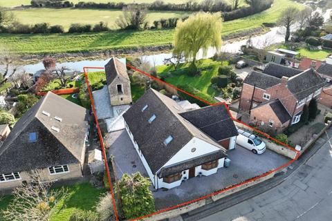 2 Eastgate, Deeping St James, Peterborough, PE6 8HJ