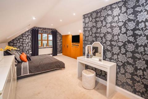 2 Eastgate, Deeping St James, Peterborough, PE6 8HJ