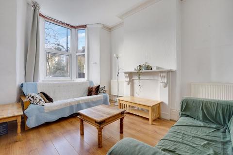 61 Median Road, London, E5 0PJ