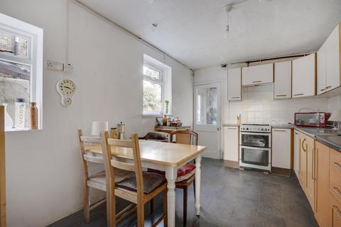 61 Median Road, London, E5 0PJ
