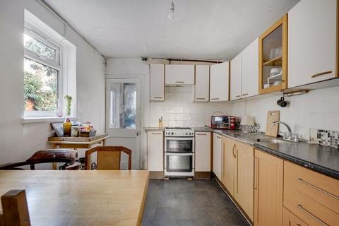 61 Median Road, London, E5 0PJ