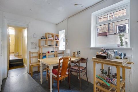 61 Median Road, London, E5 0PJ