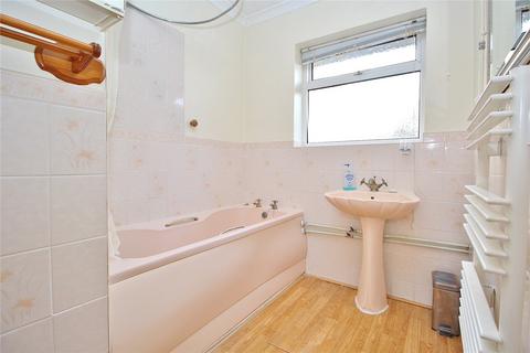 2 Central Avenue, Worthing, BN14 0DR