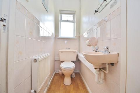 2 Central Avenue, Worthing, BN14 0DR