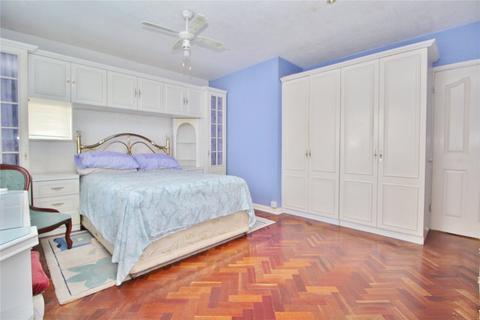 2 Central Avenue, Worthing, BN14 0DR