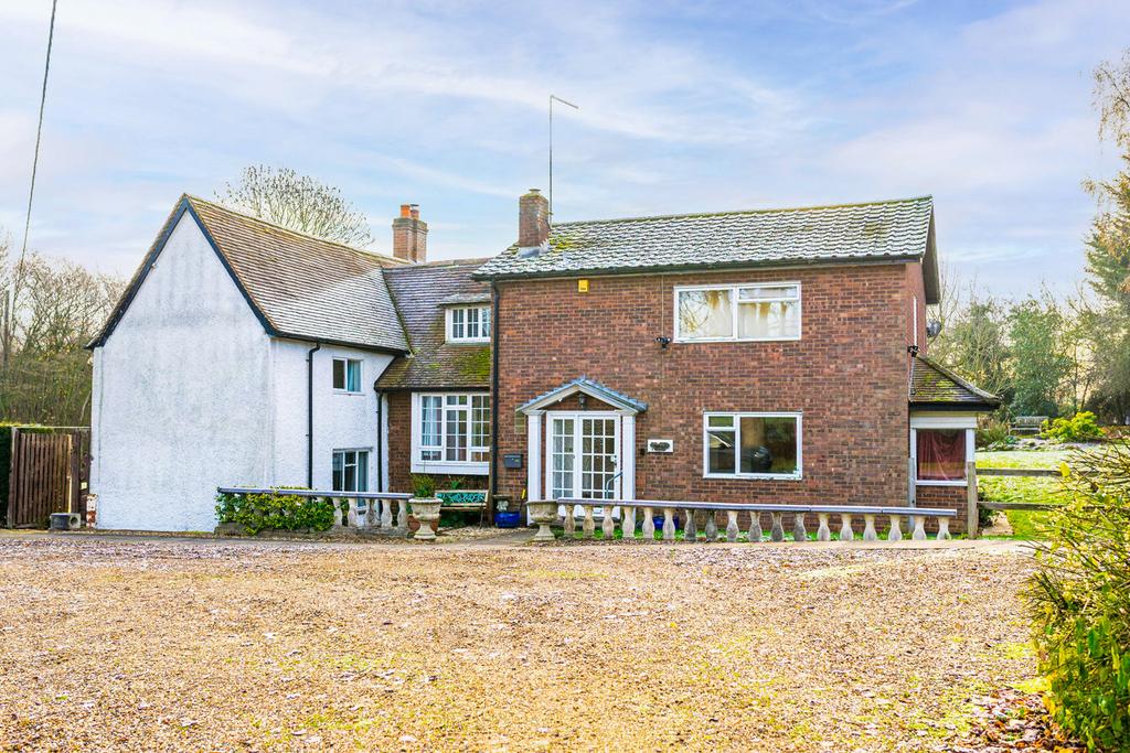 Long Lane, Aston End, Stevenage, SG2 5 bed detached house £1,150,000