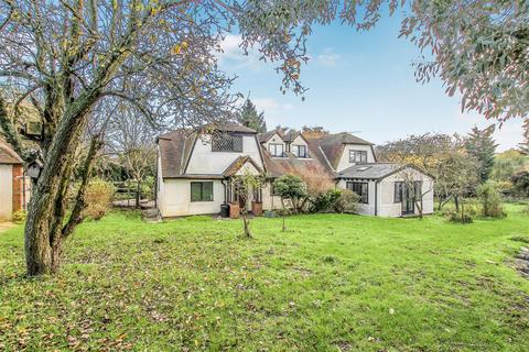 Alicia Cottage Paternoster Row, Noak Hill, Romford, RM4 1LA