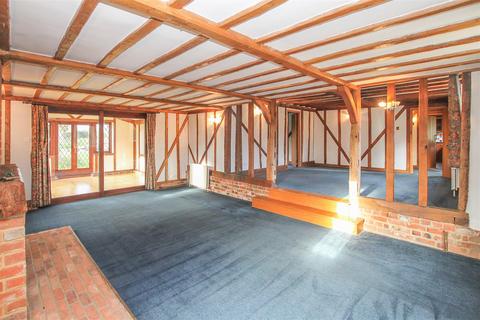 Alicia Cottage Paternoster Row, Noak Hill, Romford, RM4 1LA