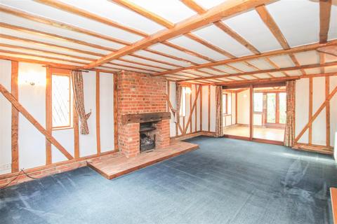Alicia Cottage Paternoster Row, Noak Hill, Romford, RM4 1LA