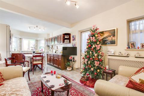 36 Coleraine Road, London, N8 0QL