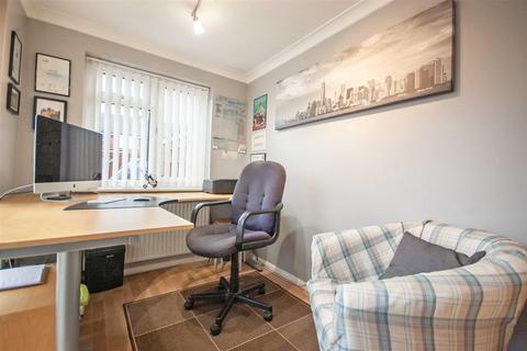 21 Sharpington Close, Chelmsford, CM2 8YH