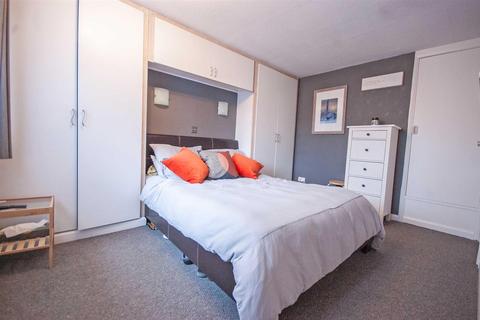 21 Sharpington Close, Chelmsford, CM2 8YH