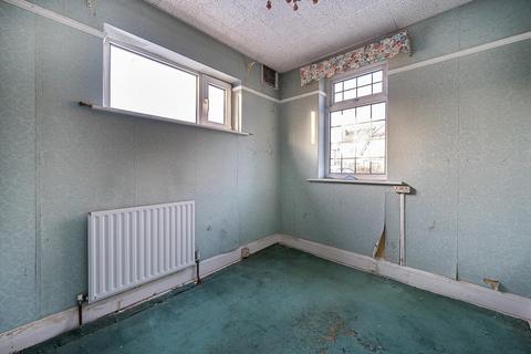 17 Kenilworth Road, Epsom, KT17 2NF