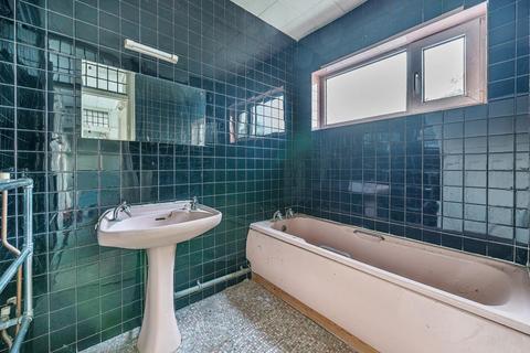 17 Kenilworth Road, Epsom, KT17 2NF