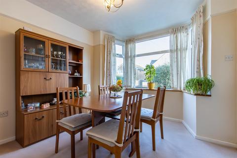 2, West Cottages Hill Road, Hindhead, GU26 6QW