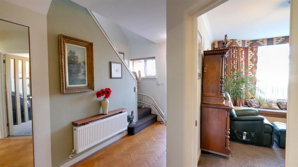 Claverton Road West, Saltford, Bristol 3 bed semidetached house £575,000