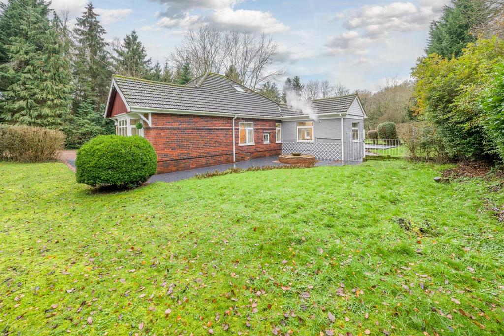 Glenroy, Kingsford Lane, Wolverley, DY11 5SL 3 bed detached bungalow